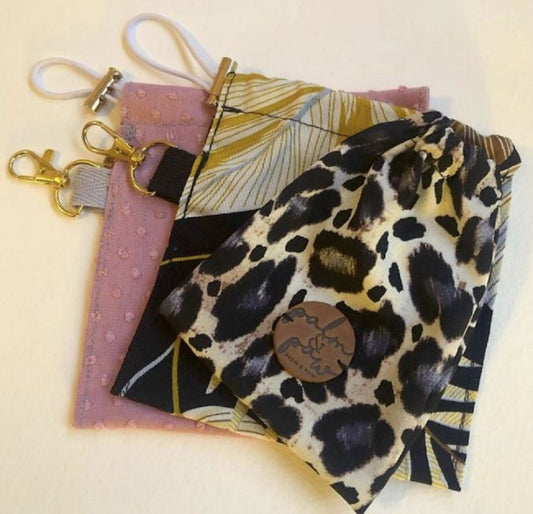 Palm & Paw Clip-On Treat or Poo Bag Holder – product image
